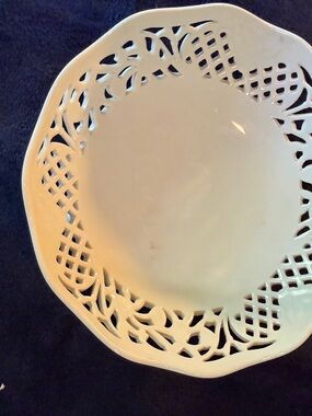 Oscar de la Renta White Pierced Lace Ceramic Charger Plate